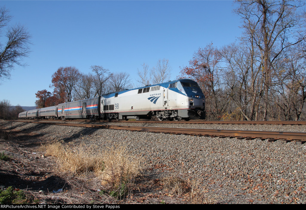 Amtrak 98 on the point of train 42